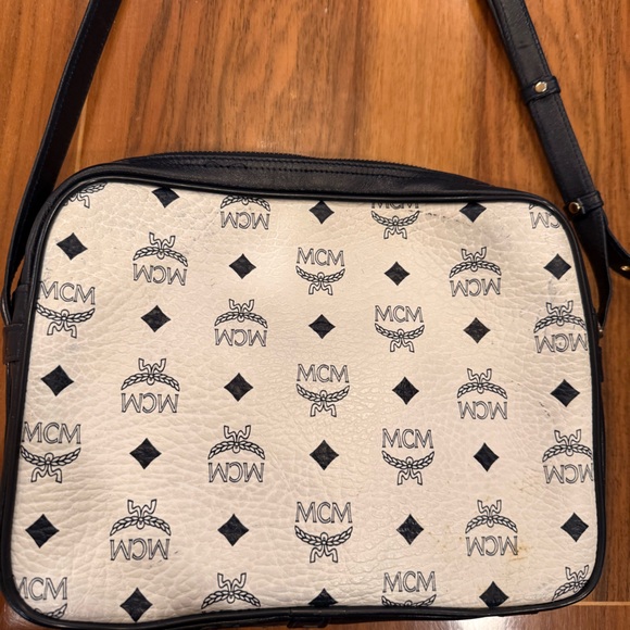 MCM Black and White Monogram Bag with Gold Detail - Picture 3 of 7